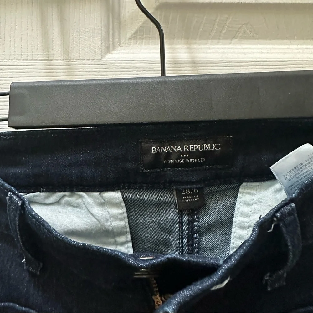 Banana Republic high rise wide leg dark blue jeans 28 6 front pockets